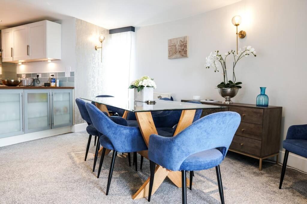 Beautiful 3 Bedroom Apartment By The Sea New Quay Exterior foto